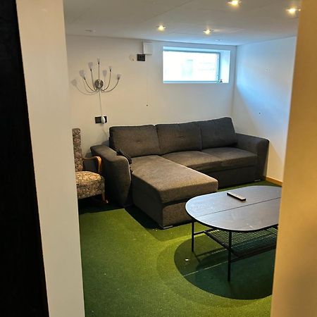 Kaellarlaegenhet Floragatan Apartment Halmstad Bagian luar foto
