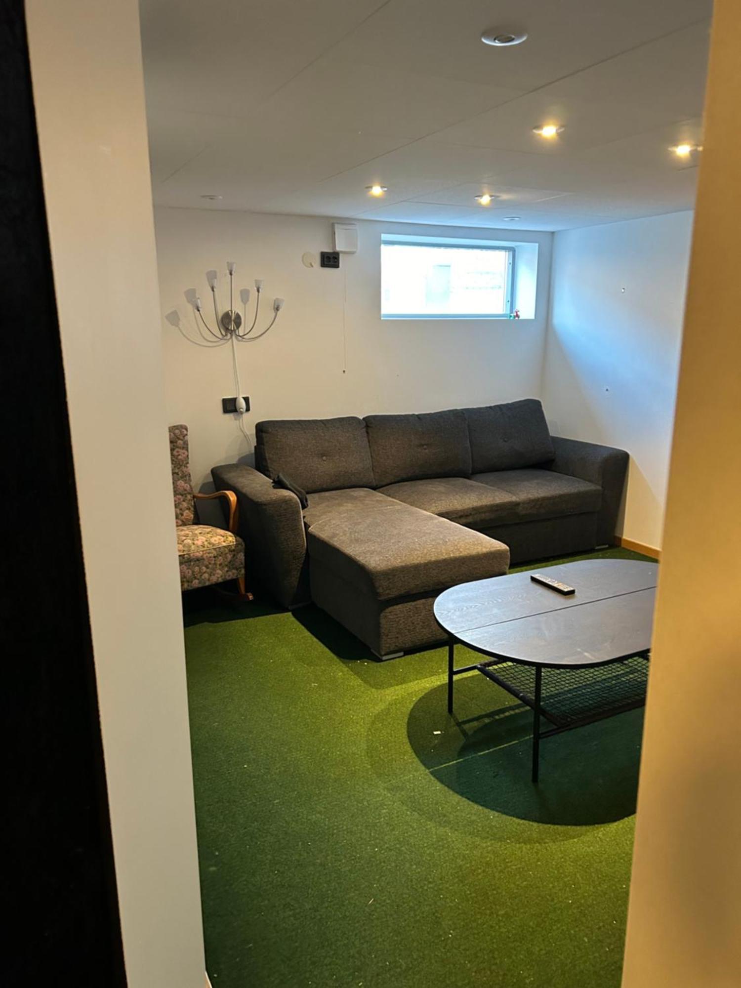 Kaellarlaegenhet Floragatan Apartment Halmstad Bagian luar foto